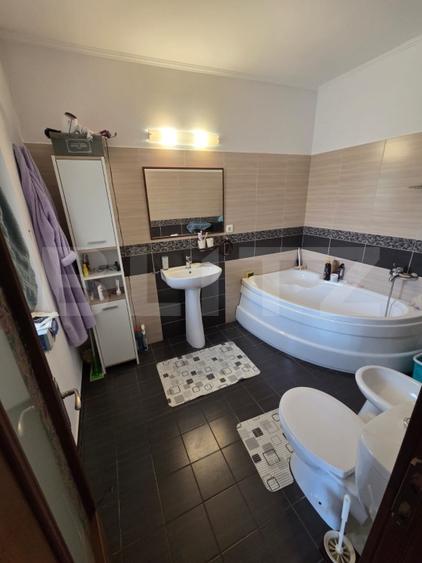 Casă individuală cu 5 camere cu Canalizare în Gârceiu