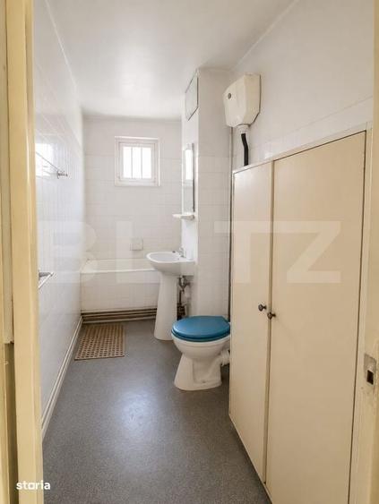Apartament cu 4 camere decomandat în Central
