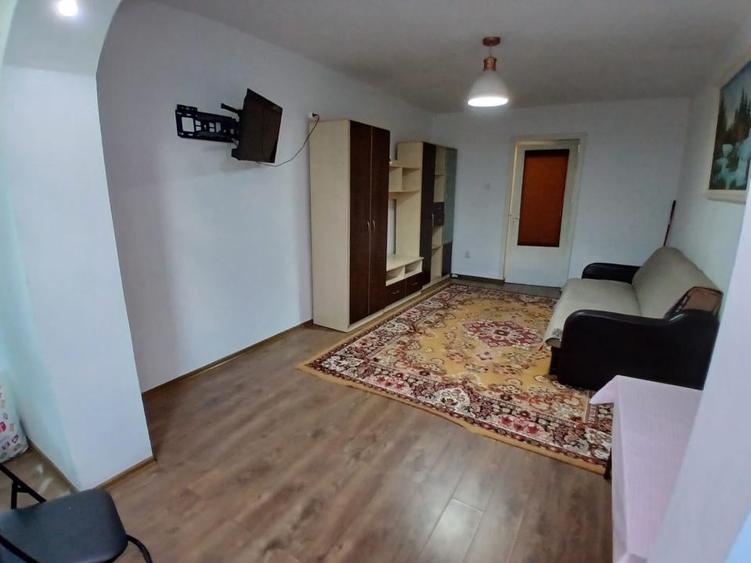 Apartament cu 2 camere decomandat, mobilat în Nicolina