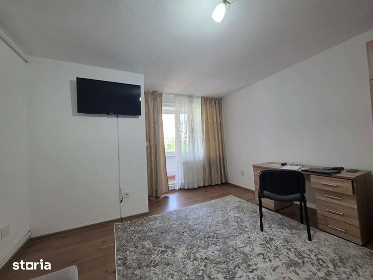 Garsoniera renovata,Tractorul ,libera la vanzare! - 4