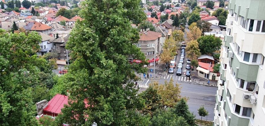 Apartament cu 2 camere semidecomandat, mobilat în Iancului