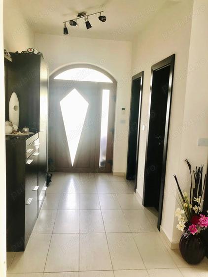 Casă cu 4 camere în Giarmata
