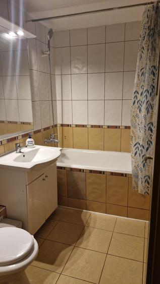 Apartament cu 2 camere decomandat în Drumul Sării
