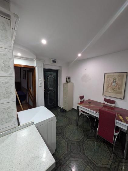 Apartament cu 2 camere decomandat în Precista
