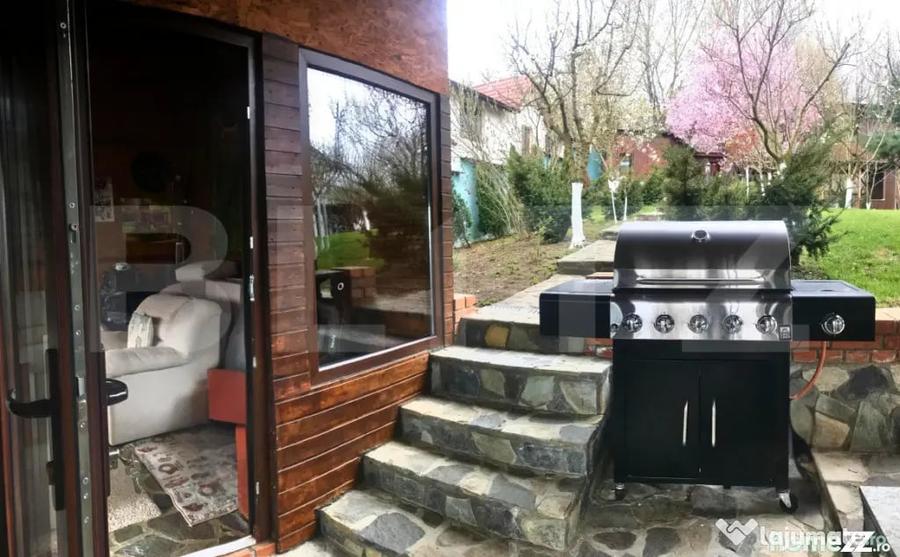 Casă cu 8 camere cu Teren 774 Mp în Central