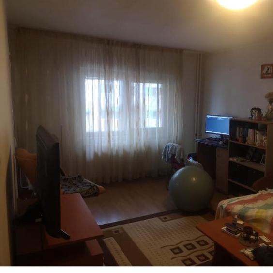 Apartament cu 2 camere decomandat în Rovine