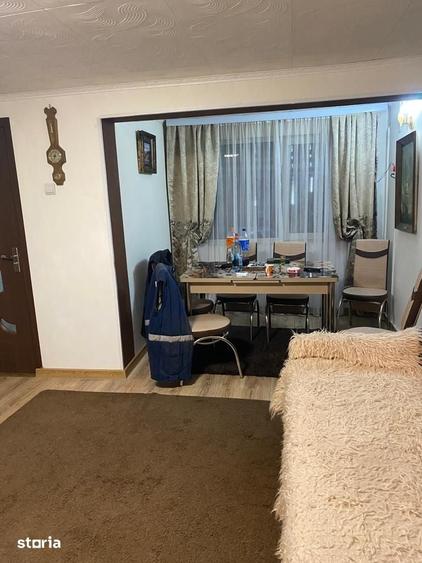Casă cu 6 camere cu Teren 439 Mp în Petros