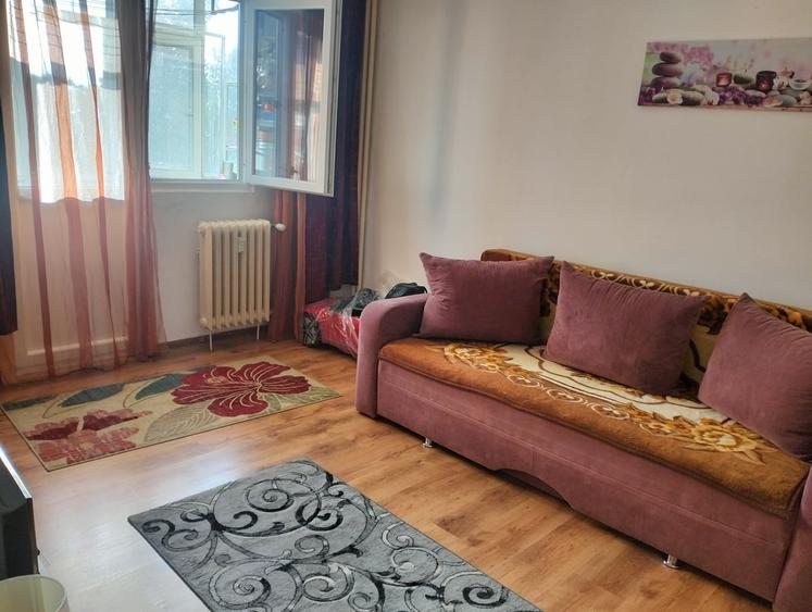 Apartament cu 2 camere decomandat în Berceni