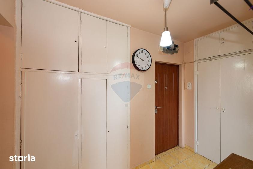 Apartament cu 3 camere, mobilat în Titan