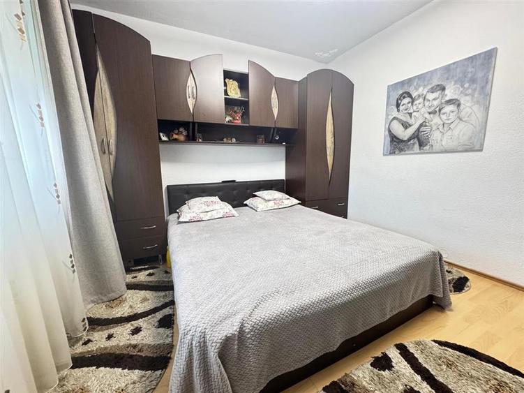 Apartament cu 2 camere decomandat în Vasile Aaron