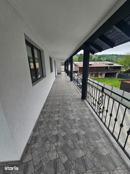 Casă cu 6 camere cu Teren 970 Mp în Mușătești