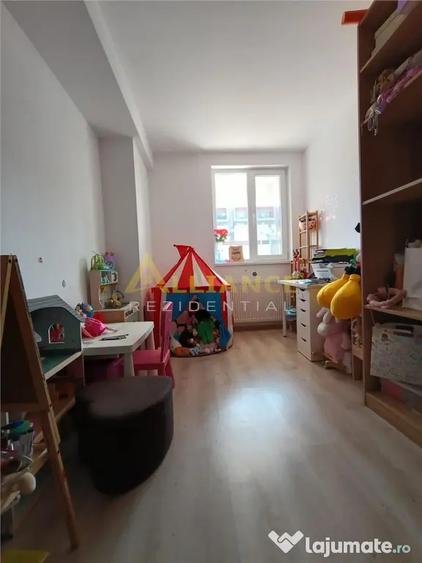 Apartament cu 3 camere decomandat, mobilat în Brâncoveanu
