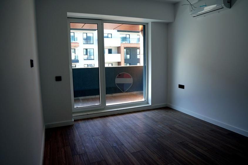 Apartament cu 3 camere decomandat în Theodor Pallady