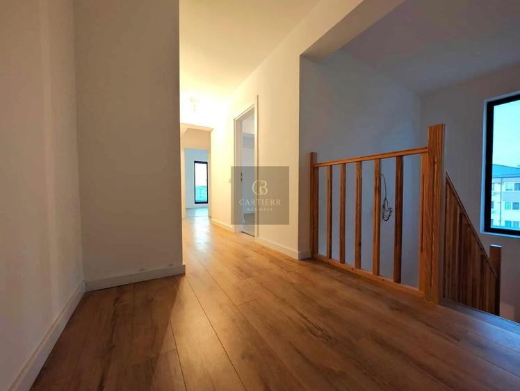 Penthouse cu 3 camere decomandat în Ozana