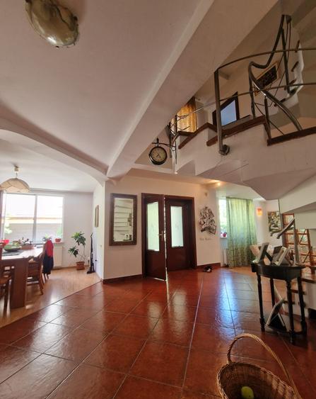 Splaiul Unirii - Calea Vitan- Mihai Bravu - Vila moderna - 330 mp, P+1E+M, garaj - 2