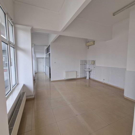 Spațiu comercial, de 110 mp, în Gheorghe Doja