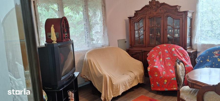 Casă cu 5 camere cu Teren 969 Mp în Tărtășești