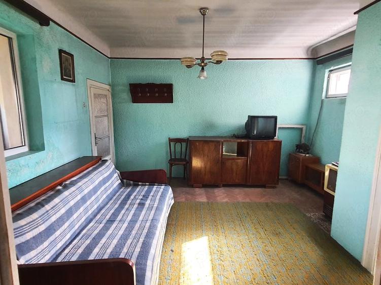 Casă cu 5 camere cu Teren 290 Mp în Republicii