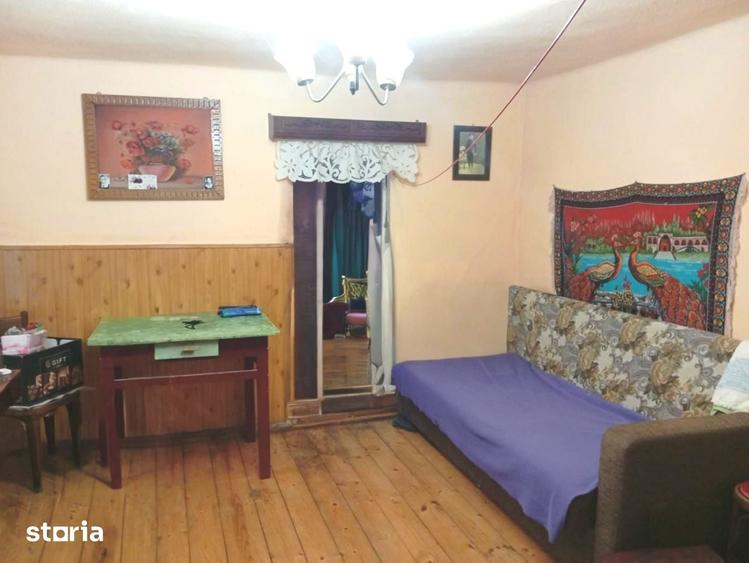 Casă cu 4 camere cu Teren 1200 Mp în Buteni
