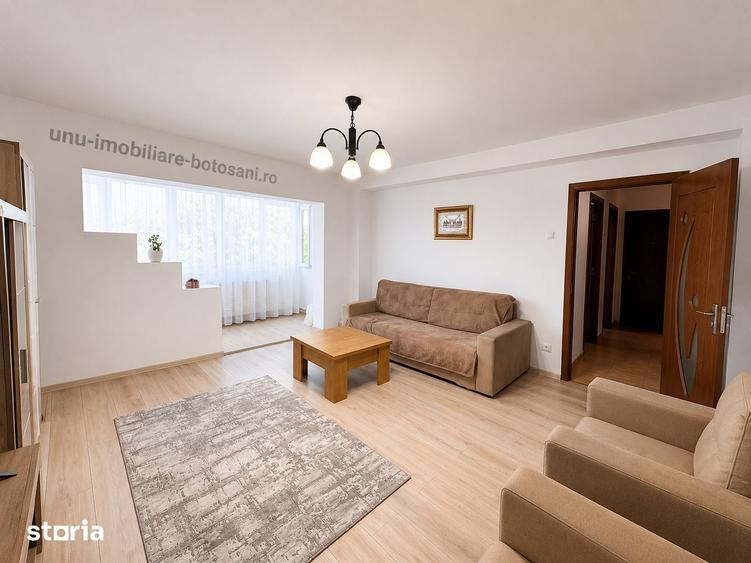Apartament cu 3 camere decomandat în Central