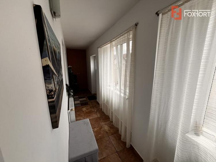 Casă individuală cu 3 camere cu Teren 1094 Mp în Izvin