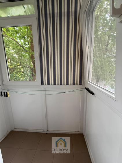 Apartament cu 2 camere decomandat în Victoriei