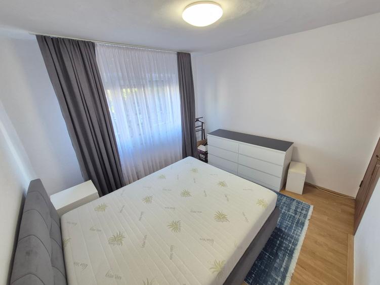 Apartament cu 3 camere decomandat în Spitalul Județean