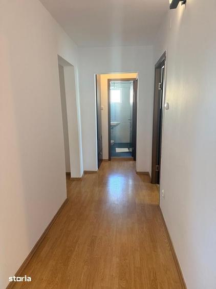 Apartament cu 4 camere decomandat în Pandurilor