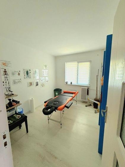 Apartament cu 3 camere decomandat, mobilat în Rovine