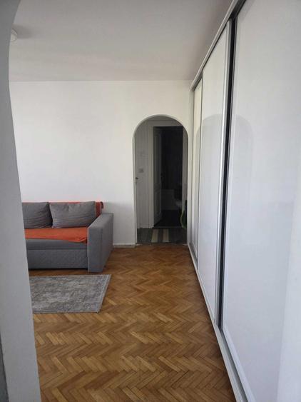 Apartament cu 2 camere semidecomandat în Dosu Bricii