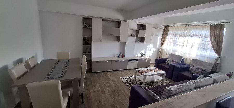 Apartament cu 2 camere decomandat în Independenței