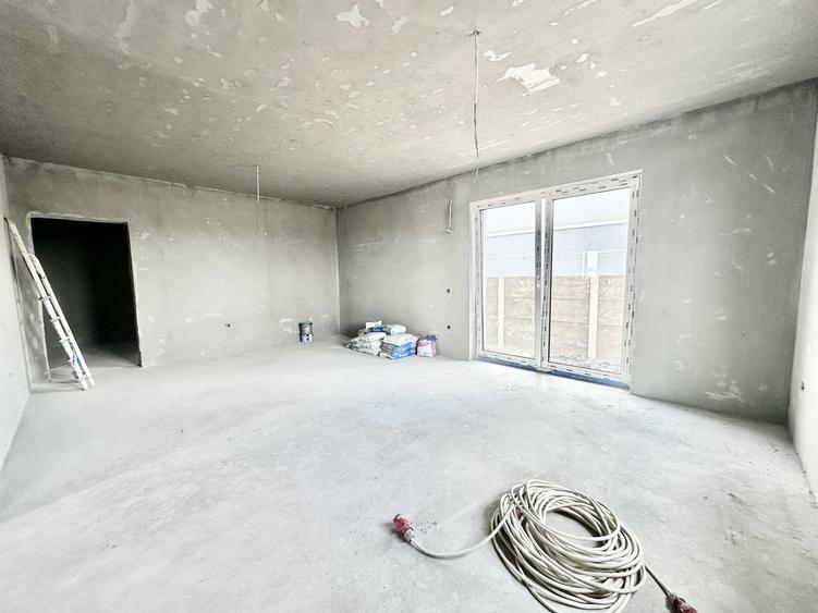 Duplex cu 4 camere cu Canalizare în Moșnița Veche