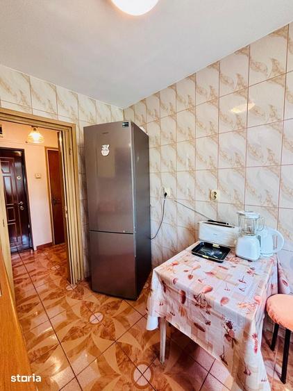 Apartament cu 3 camere de vanzare , 1 Decembrie, Titan, Piata Minis - 1
