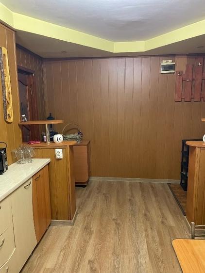 Apartament cu 2 camere semidecomandat, mobilat în Central