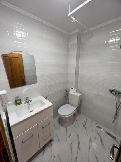 Casă individuală cu 8 camere cu Canalizare în Colibița