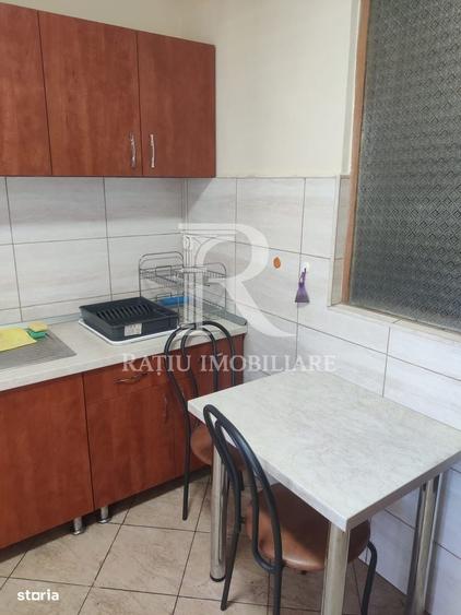 Apartament cu 3 camere decomandat în Central