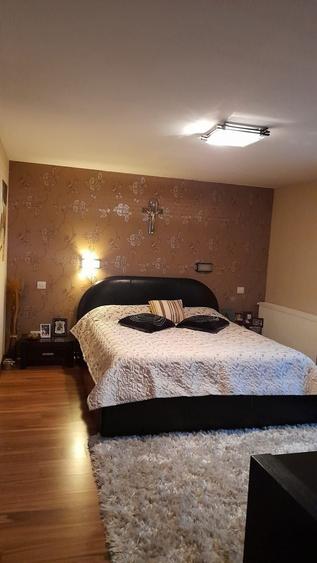 Apartament cu 5 camere decomandat, mobilat în Central