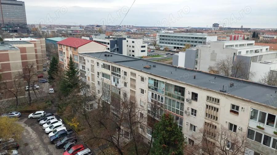 Apartament cu 3 camere decomandat în Central