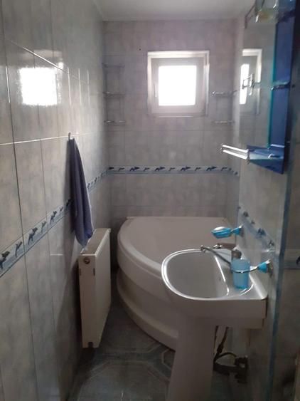 Apartament cu 2 camere semidecomandat în Micro 6