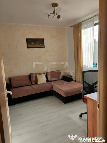 Casă cu 7 camere cu Teren 255 Mp în Titan