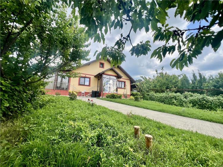 Casă cu 4 camere decomandat cu Teren 750 Mp în Miroslava