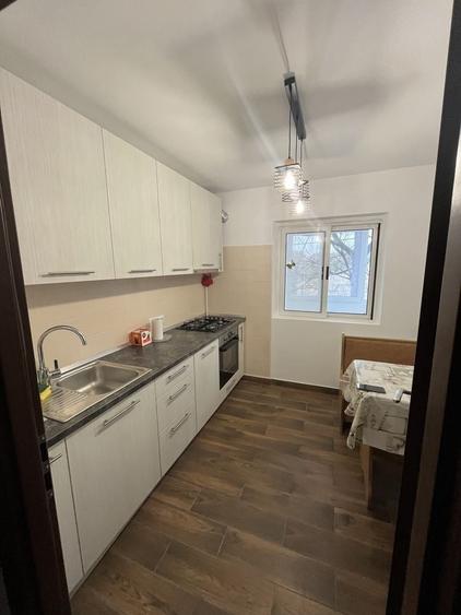 Apartament cu 2 camere decomandat în Olteniței