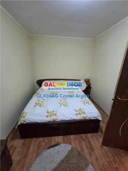 Apartament cu 2 camere semidecomandat în Craiovei