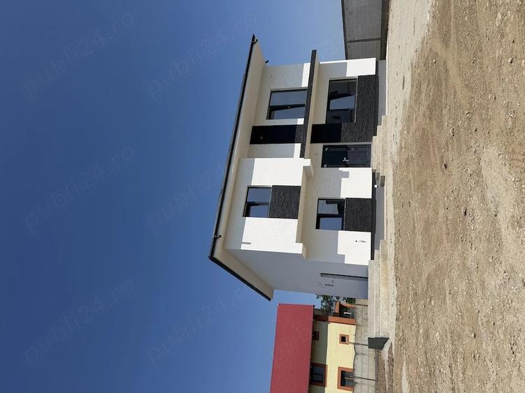 Casă cu 5 camere cu Teren 450 Mp în Bradu
