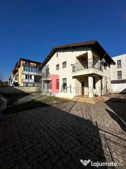 Casă cu 5 camere cu Teren 476 Mp în Dudu