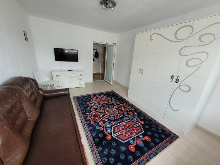 Apartament cu 2 camere decomandat în Exterior Vest