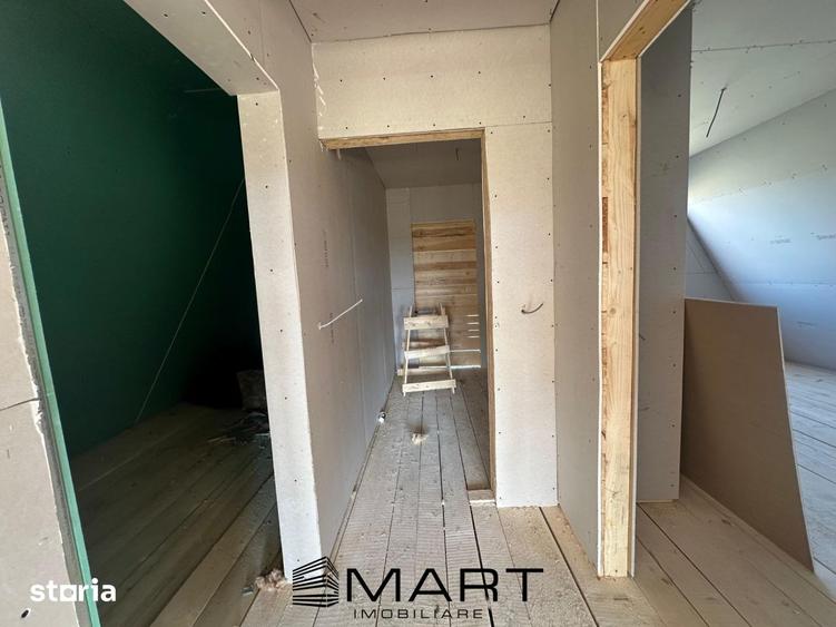 Casă cu 4 camere cu Teren 865 Mp în Sânpetru