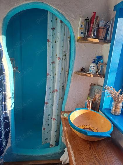Casă cu 6 camere cu Teren 2377 Mp în Ghioșești