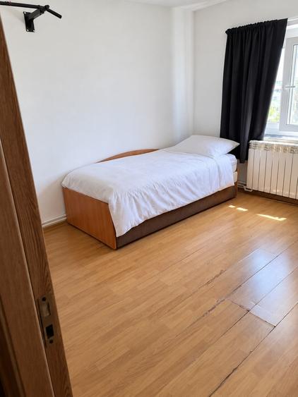 Apartament cu 3 camere decomandat, mobilat în Tomis III