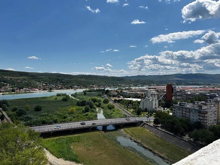 Apartament cu 3 camere decomandat în Ostroveni